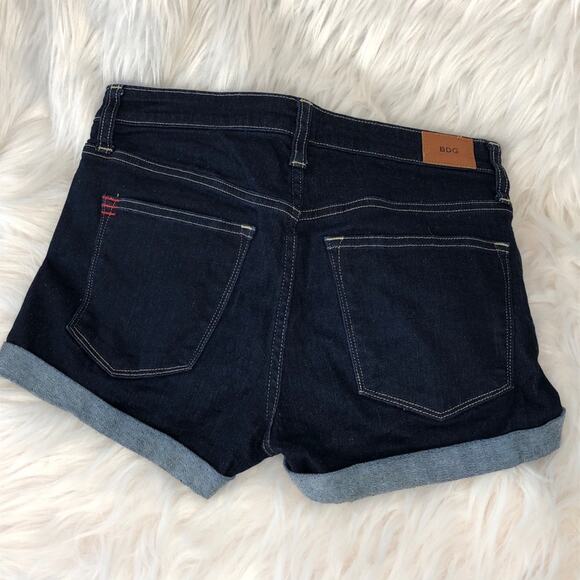 BDG Urban Outfitters Mid Rise Alexa Shortie Denim Dark Wash Jean Shorts size 26 - Picture 6 of 10